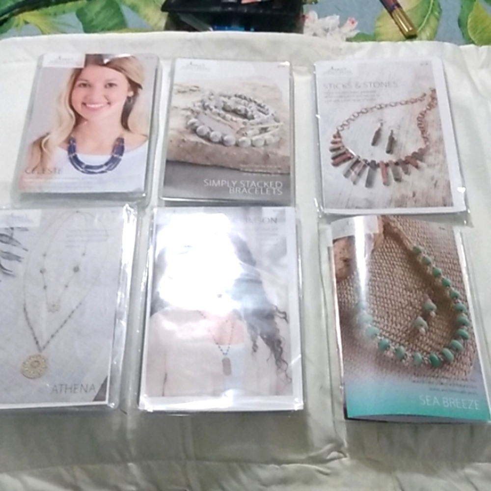 Annie's Simply Beads kit of the month
